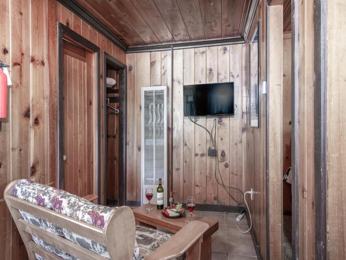 Tiny Two, 2 Bedrooms, Midtown, Sleeps 4 Ruidoso Exterior photo